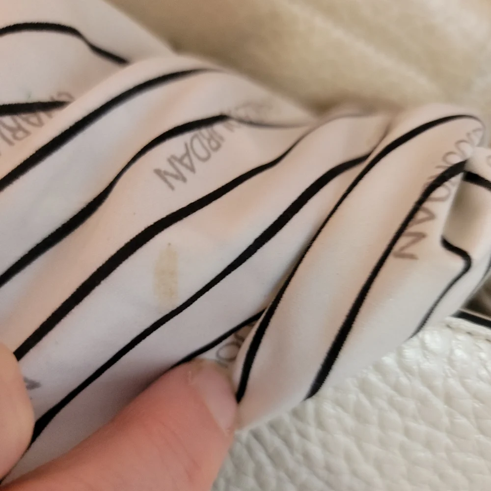 Charles Jourdan White Pearl Pebble Leather Purse - Picture 16 of 16